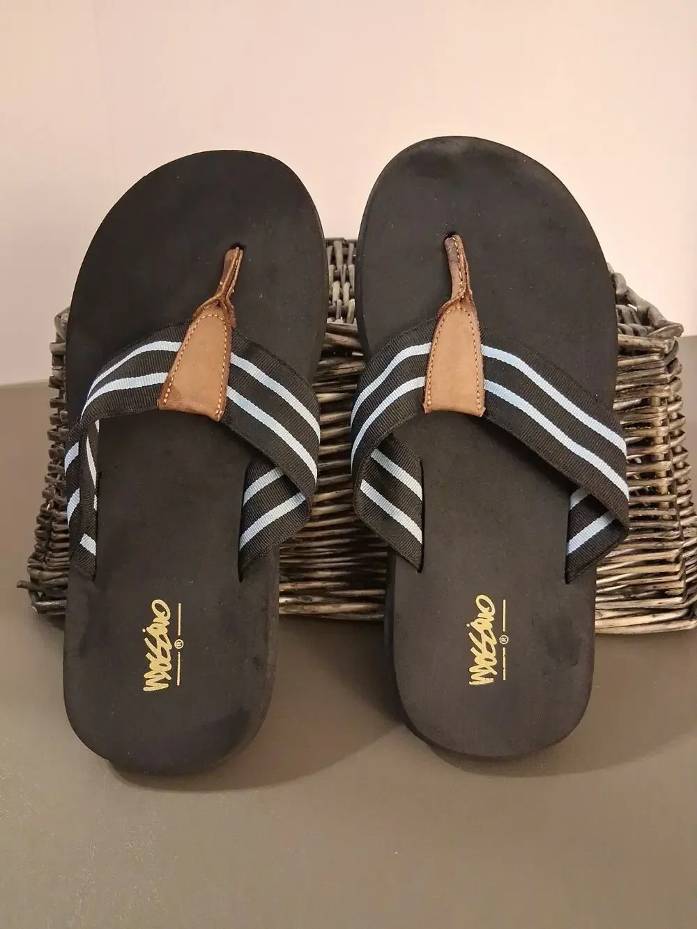 Men's Mossimo Flip Flops Size 8 Black Sandals Flip-flops